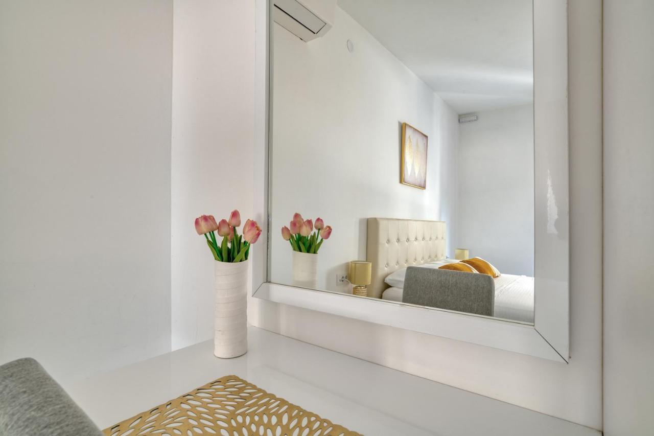 The Golden Luxury Apartments Cattaro Esterno foto