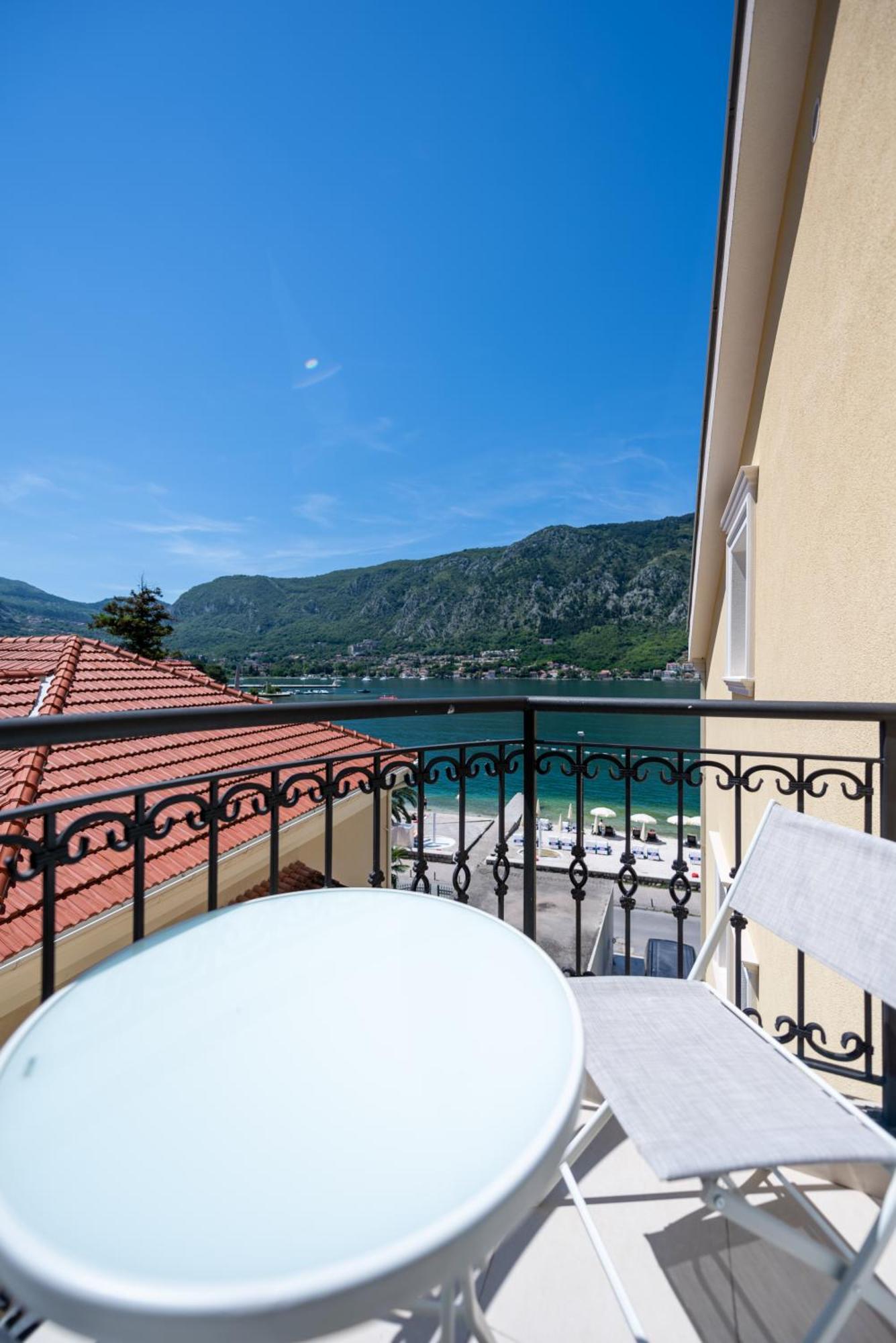 The Golden Luxury Apartments Cattaro Esterno foto
